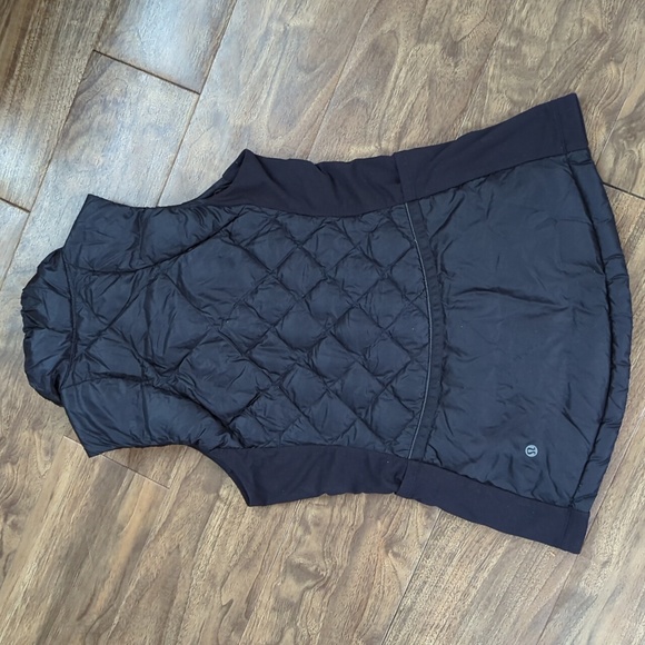 Lululemon Down For A Run Quilted Down Vest - Picture 4 of 11